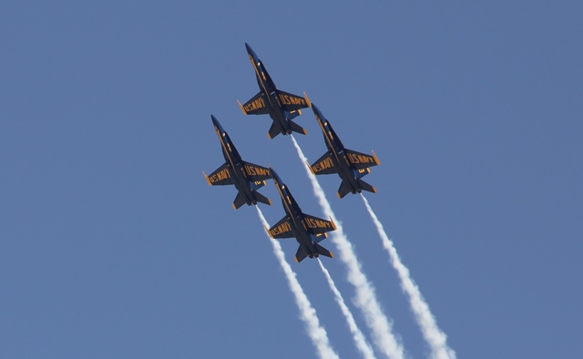 width="272px"